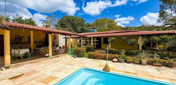 Fazenda / Sítio / Chácara com 3 Quartos à venda, 190m² no , Aquiraz