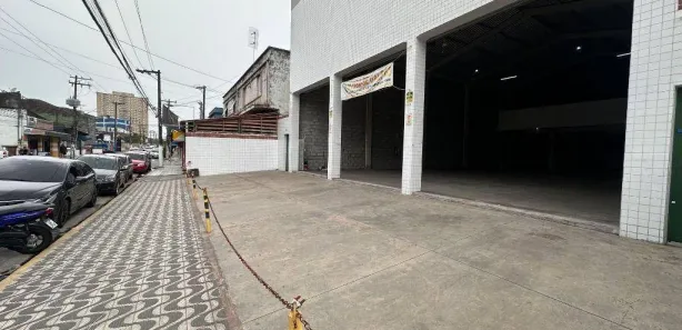 Galpão / Depósito / Armazém para alugar, 750m² no Parque São Vicente, São Vicente
