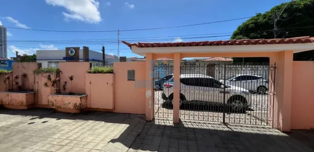 Casa com 3 Quartos à venda, 228m² no Lagoa Nova, Natal