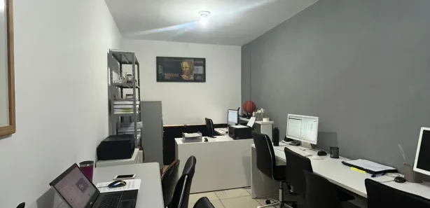 Loja / Salão / Ponto Comercial à venda, 50m² no Industrial, Camaçari