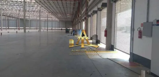 Galpão / Depósito / Armazém para alugar, 740m² no Jardim Estância Brasil, Atibaia