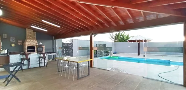 Fazenda / Sítio / Chácara com 5 Quartos para venda ou aluguel, 1300m² no Buru, Salto