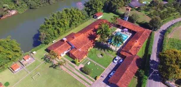 Fazenda / Sítio / Chácara com 9 Quartos à venda, 1300m² no Itapema, Guararema