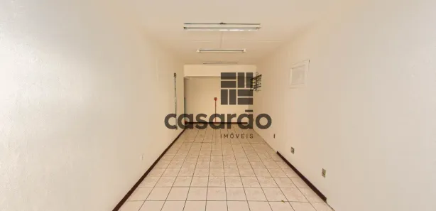 Loja / Salão / Ponto Comercial à venda, 56m² no Bonfim, Santa Maria