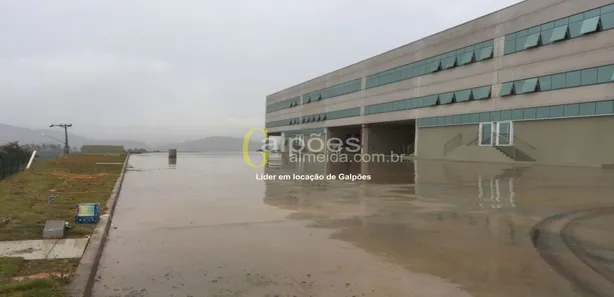 Galpão / Depósito / Armazém para venda ou aluguel, 7260m² no Mombaça, São Roque