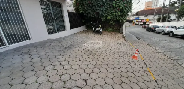 Conjunto Comercial / Sala para alugar, 50m² no Água Verde, Blumenau