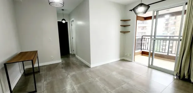 Apartamento com 2 Quartos para alugar, 60m² no Jardim Tupanci, Barueri