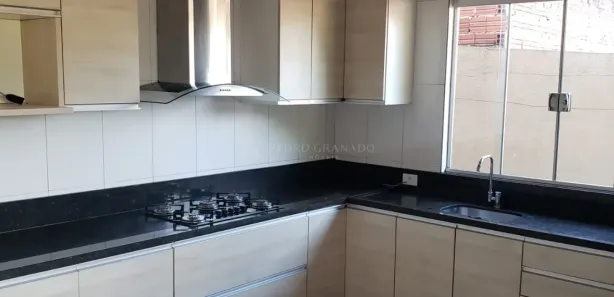 Casa com 3 Quartos para alugar, 72m² no Jardim São Clemente, Maringá