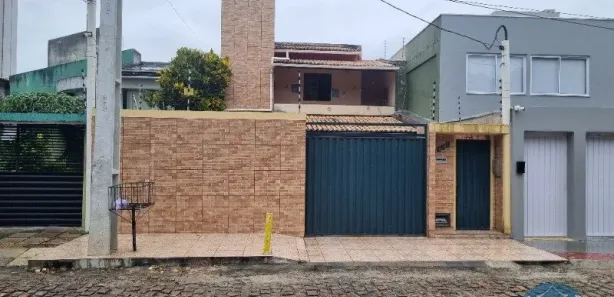 Casa com 4 Quartos à venda, 192m² no Lagoa Nova, Natal