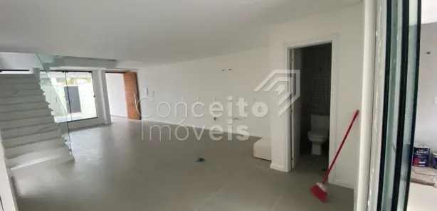 Sobrado com 3 Quartos à venda, 195m² no Floresta, Joinville