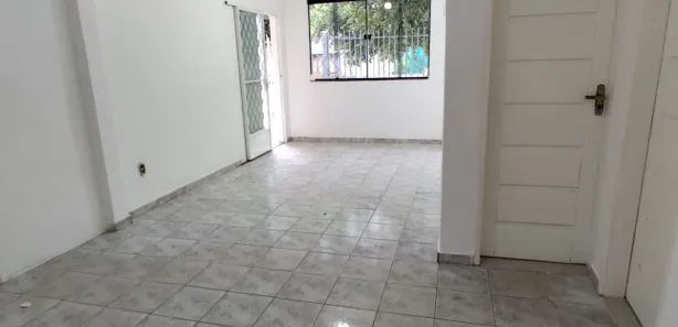Casa com 3 Quartos para alugar, 300m² no Ilha dos Araújos, Governador Valadares