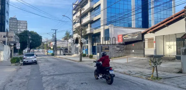 Galpão / Depósito / Armazém para alugar, 400m² no Várzea, Teresópolis
