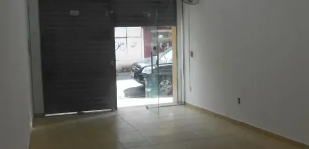 Loja / Salão / Ponto Comercial para alugar, 29m² no Centro, Macaé
