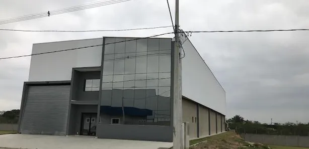 Galpão / Depósito / Armazém com 3 Quartos para alugar, 650m² no Água Quente, Taubaté