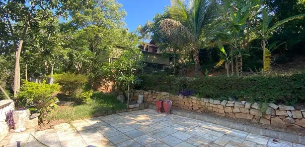 Fazenda / Sítio / Chácara com 3 Quartos à venda, 200m² no Mantiquira, Paty do Alferes