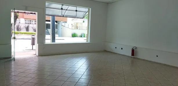 Loja / Salão / Ponto Comercial para alugar, 50m² no Alto da Glória, Curitiba