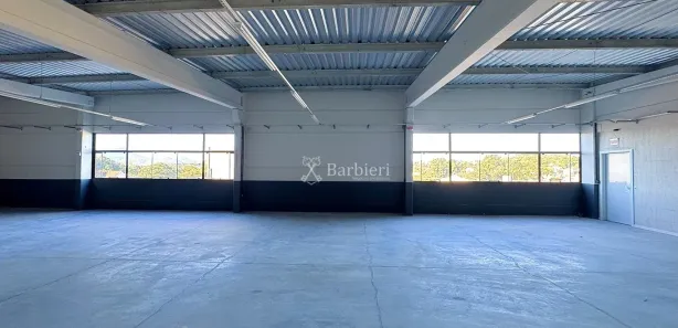 Conjunto Comercial / Sala para alugar, 240m² no Do Salto, Blumenau
