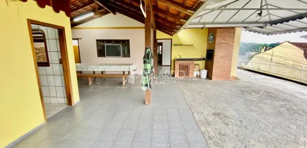 Casa com 3 Quartos para alugar, 219m² no Água Verde, Blumenau