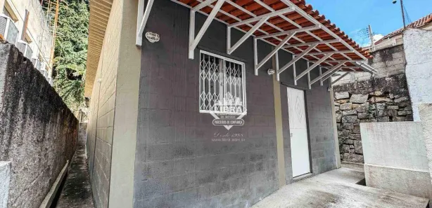 Galpão / Depósito / Armazém para alugar, 96m² no Várzea, Teresópolis