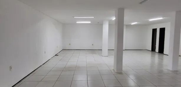Galpão / Depósito / Armazém para alugar, 1000m² no Boa Esperança, Maracanaú