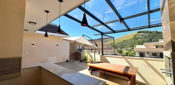 Cobertura com 3 Quartos para venda ou aluguel, 170m² no Itaipava, Petrópolis