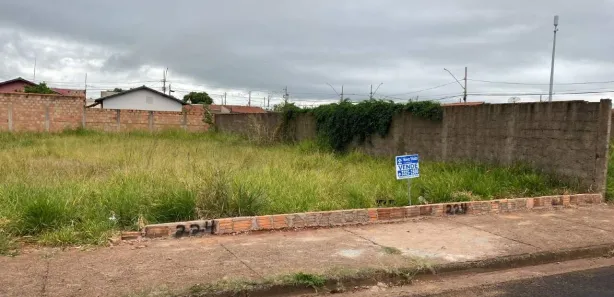 Galpão / Depósito / Armazém à venda, 300m² no Parque dos Girassóis, Uberaba