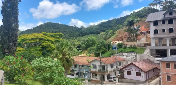 Terreno / Lote / Condomínio à venda, 1500m² no Centro, São Pedro de Alcântara