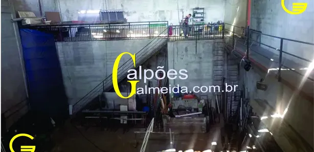 Galpão / Depósito / Armazém à venda, 420m² no Parque Santa Teresa, Carapicuíba