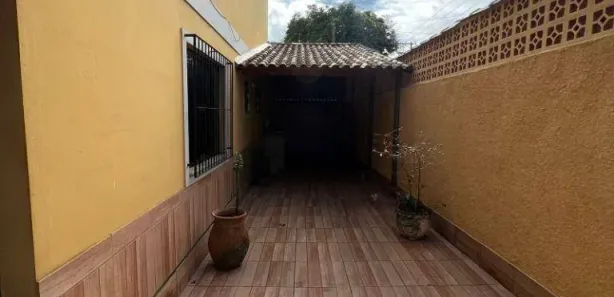 Casa com 3 Quartos para alugar, 120m² no Jardim Mariléa, Rio das Ostras