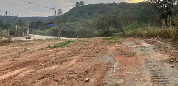 Terreno / Lote Comercial à venda, 9290m² no Zona Rural, Araçariguama