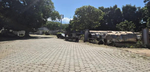 Galpão / Depósito / Armazém para venda ou aluguel, 4000m² no Parque Mondesir, Lorena
