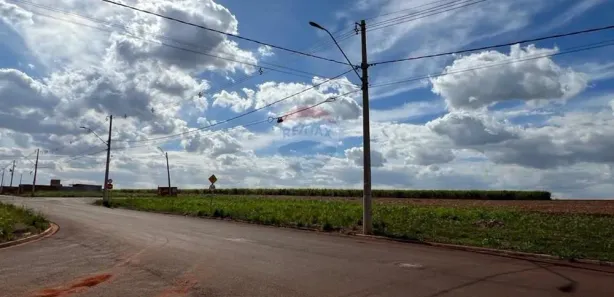 Terreno / Lote / Condomínio à venda, 200m² no Centro, Cravinhos