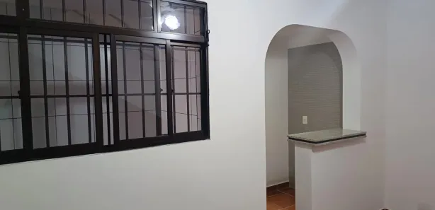 Casa com 2 Quartos para alugar, 110m² no Cidade Intercap, Taboão da Serra