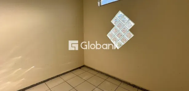 Casa com 4 Quartos para alugar, 110m² no Sagrada Família, Montes Claros