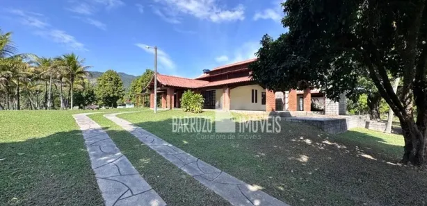 Fazenda / Sítio / Chácara com 4 Quartos à venda, 4000m² no Papucaia, Cachoeiras de Macacu