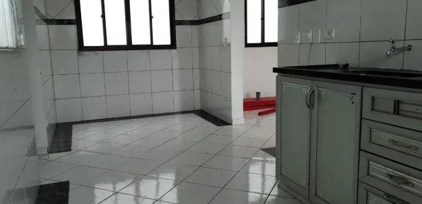 Apartamento com 2 Quartos para alugar, 75m² no Jardim Aguapeu, Mongaguá