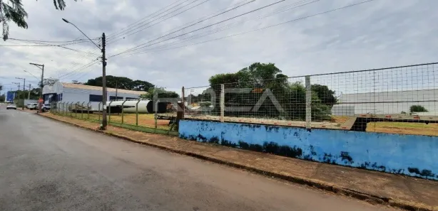 Galpão / Depósito / Armazém para alugar, 700m² no Vila Izabel, São Carlos