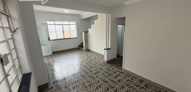 Sobrado com 3 Quartos para alugar, 130m² no Embaré, Santos