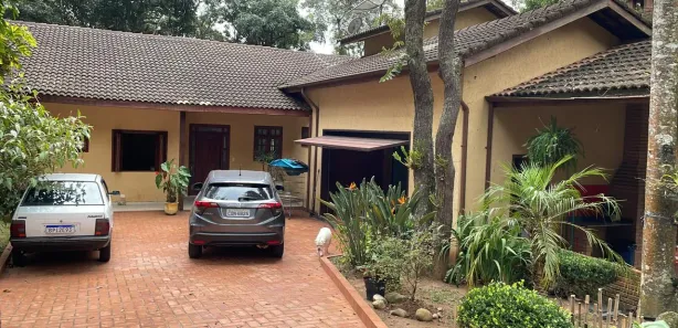 Casa de Condomínio com 3 Quartos para venda ou aluguel, 300m² no Caraguatá, Mairiporã
