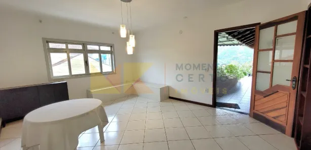 Casa com 4 Quartos para alugar, 200m² no Água Verde, Blumenau