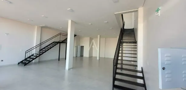 Conjunto Comercial / Sala para alugar, 285m² no Centro, Toledo