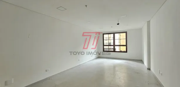 Conjunto Comercial / Sala para alugar, 36m² no Cristo Rei, Curitiba