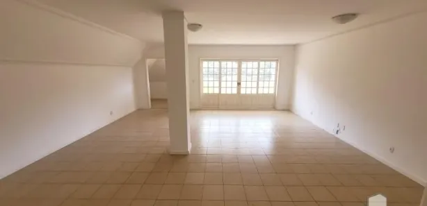 Cobertura com 3 Quartos para alugar, 240m² no Itaipava, Petrópolis