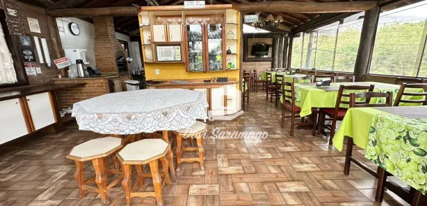 Hotel / Motel / Pousada com 25 Quartos à venda, 1260m² no Itaipu, Niterói