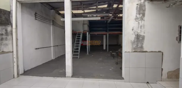 Galpão / Depósito / Armazém à venda, 300m² no Cidade São Jorge, Santo André