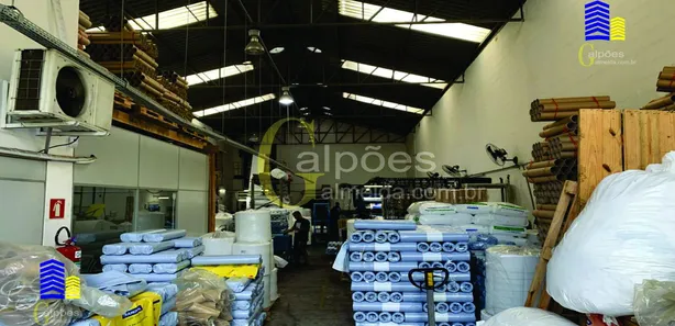 Galpão / Depósito / Armazém para alugar, 350m² no Piratininga, Osasco