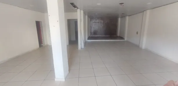 Loja / Salão / Ponto Comercial à venda, 90m² no Chatuba, Mesquita