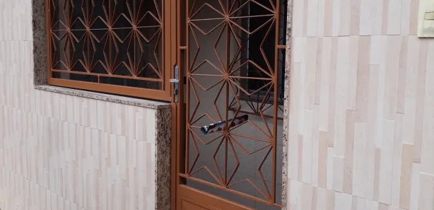 Casa com 2 Quartos para alugar, 35m² no Centro, Nilópolis