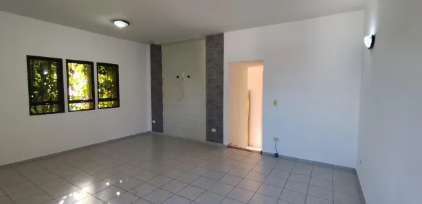 Casa com 3 Quartos para alugar, 250m² no Vila Liberdade, Presidente Prudente