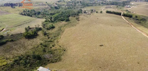 Fazenda / Sítio / Chácara com 6 Quartos à venda, 1000m² no Chácara Marambaia, Caçapava